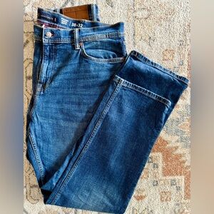 Men’s Tommy Hilfiger Straight Droite Recto Denim Jeans, 38x32, Gently Used